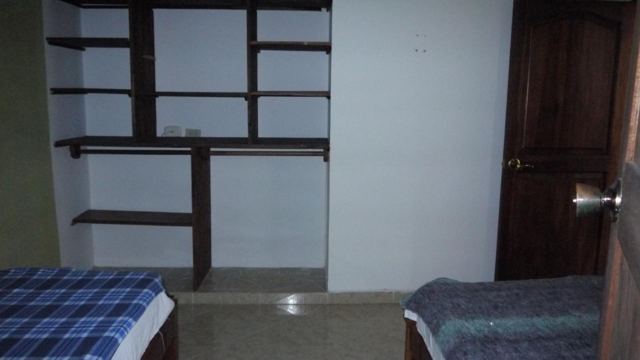 Hostal Naty Luna Jardin Luaran gambar