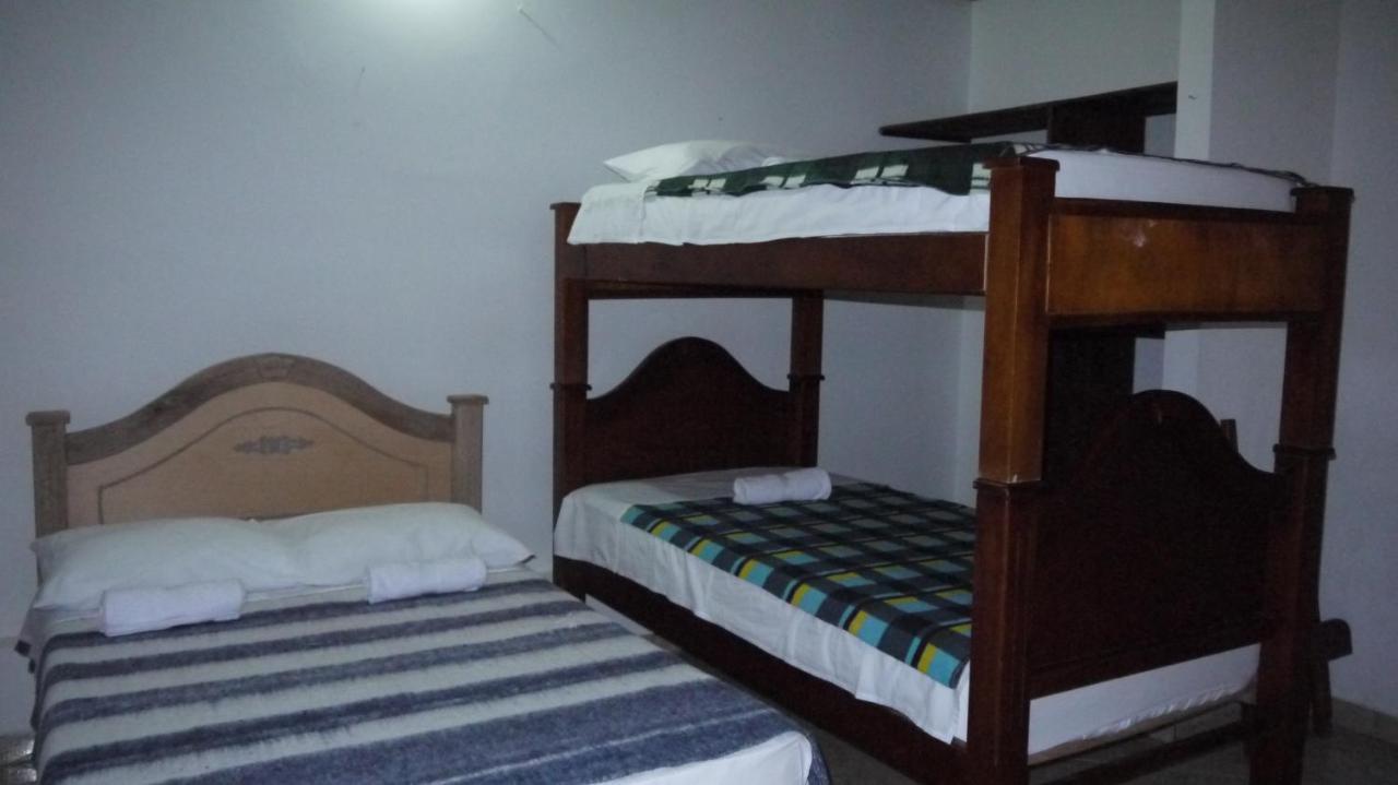 Hostal Naty Luna Jardin Luaran gambar