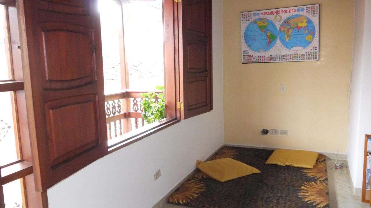 Hostal Naty Luna Jardin Luaran gambar